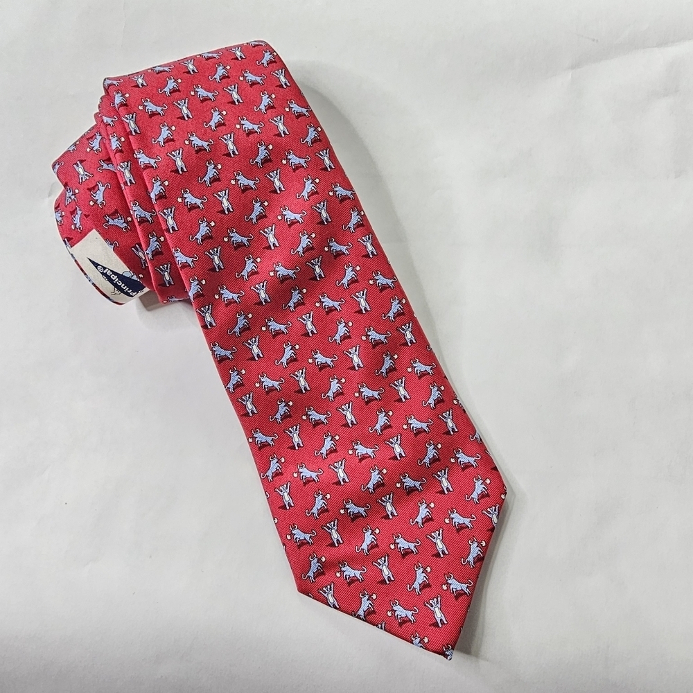 Vineyard Vines 100% Silk Tie Red With Blue Bull And Bear Pattern